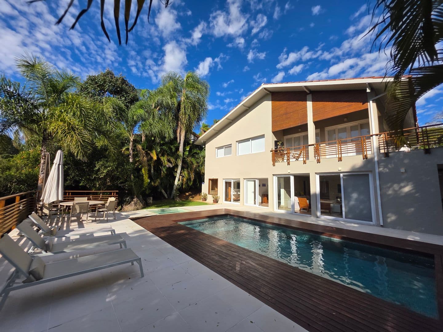 Refúgio de alto padrão com vista, bem-estar e exclusividade